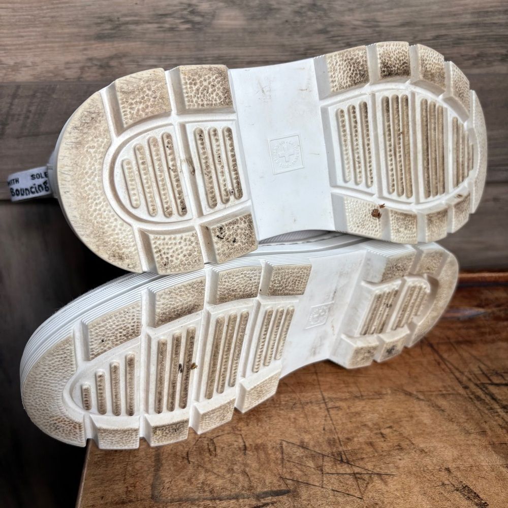 Dr. Martens White High-Top Boots Women's sz 8 preworn see pix for blemishes - Picture 12 of 15